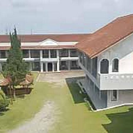 Hotel Puspa Sari Redpartner Ciater Zewnętrze zdjęcie