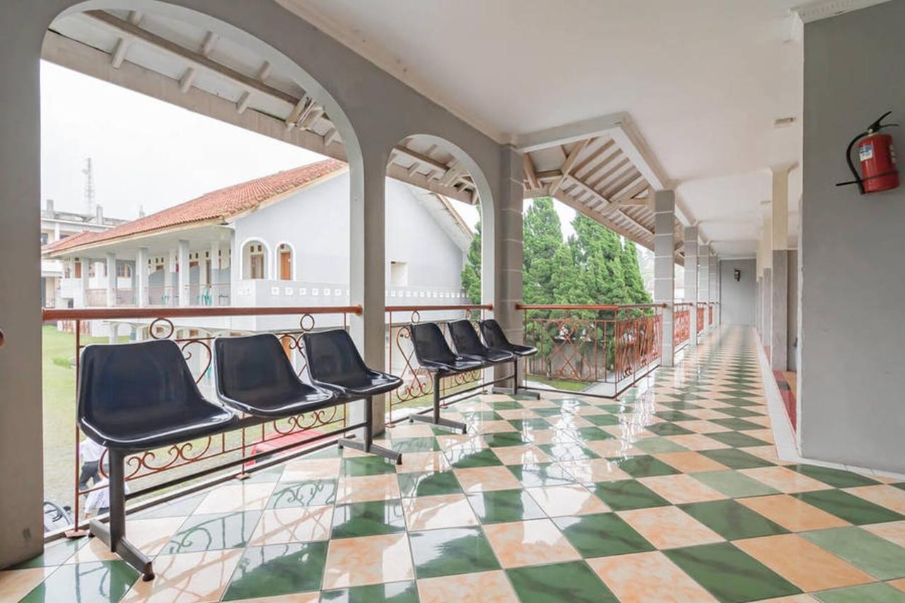 Hotel Puspa Sari Redpartner Ciater Zewnętrze zdjęcie