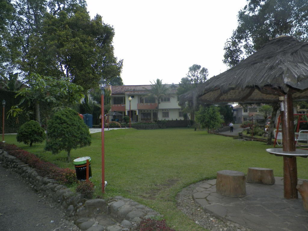 Hotel Puspa Sari Redpartner Ciater Zewnętrze zdjęcie